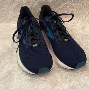 Brooks Launch 8.5 NWT